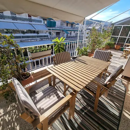 Cozy With Wrap Around Balcony * Athens