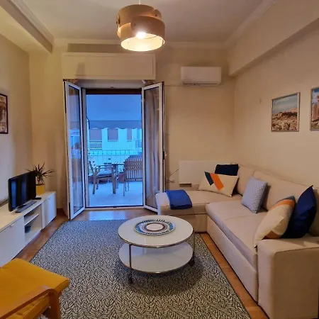 Cozy With Wrap Around Balcony